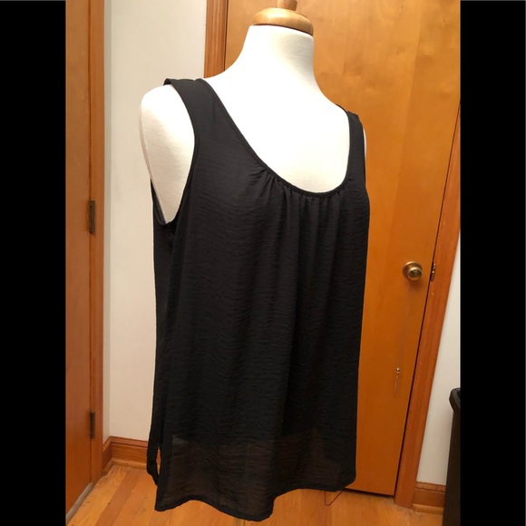 Tops - Picture 4 of 6